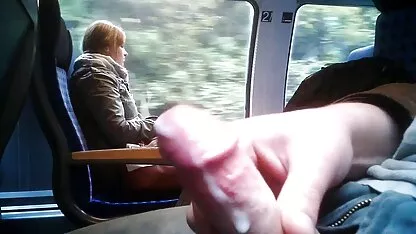 Masturbação de comboio para uma rapariga bonita 2 so coroas amadoras