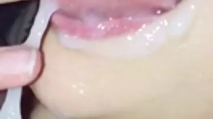 Big close up cumshot in the mouth-Face vídeosdesexogratis