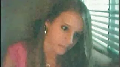 Teen mostra seios  putaria no acampamento