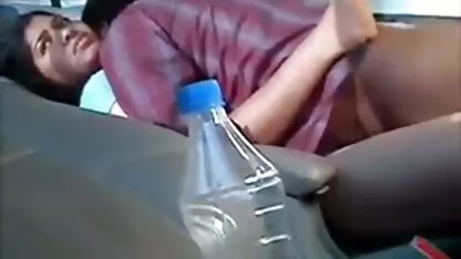 No carro dela para que todas as pessoas vejam