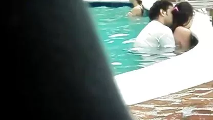 Colômbia, sexo na piscina