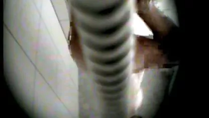 A Mãe A Masturbar-se na casa de banho. de pornô das brasileirinhas