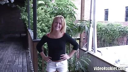 A seguir, a louca excitada. xvideos mae e filha