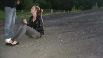 Adolescente sambapoeno