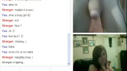 Galo para duas raparigas coroas lesbiscas