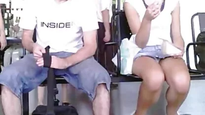 Teen upskhirt videos curtos anal