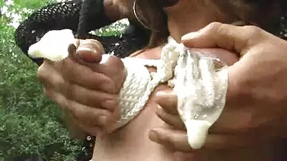 Jogos com o peito de ordenhar e bater-te no rabo