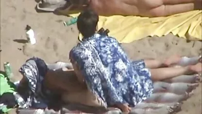 Dois casais na praia, videos gay nacional