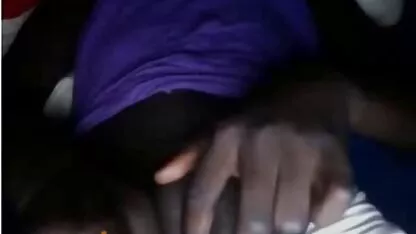 Rapariga negra de 19 anos casada traindo caseiro