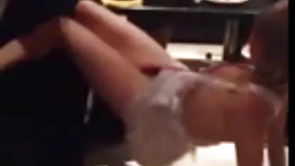 Jovem asiática a viver 1