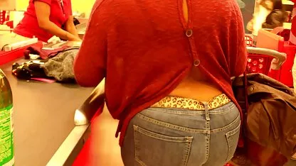 A mãe revela que ele é gay. putaria com a sogra