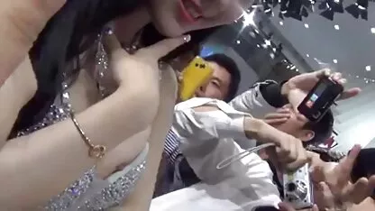 Estaleiro o modelo chinês no motorshow