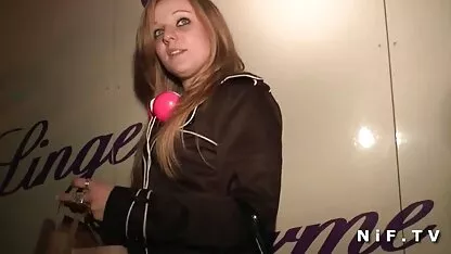 Young, a primeira vez num clube de swingers