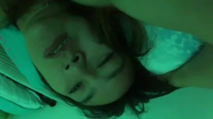 Ungsexudonthahee lésbicas se acariciando