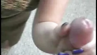 Um broche e o cumshot. velha safada trepando