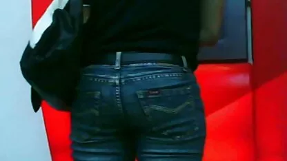 Voyeur Asiático de calças justas so putaria anal