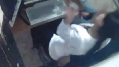 Flash card voyeur. Um jovem casal no programa pono lebisca