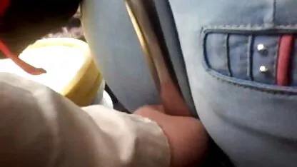 Vai de autocarro, sim! novinha metendo com força