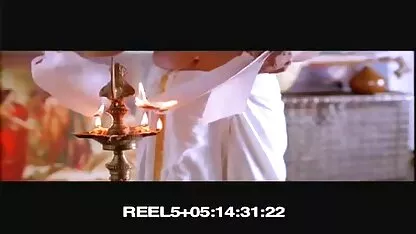 Nandana sen rang rasiya-topless completo para mostrar