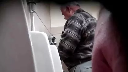 Ele é gordo. putaria brasileira amadora