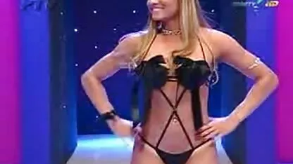 Latina juliana salimeni novinha brasileira na suruba