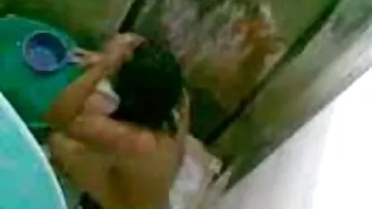 Nabosohan toma um duche, viet, vietnam sa banyo. o melhor do pornô doido