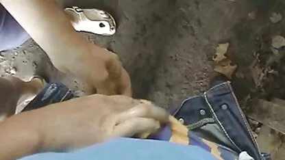 Pénis Grande no peito.